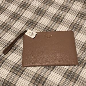 Michael Kors Jet Set Dark Fawn XL Zip Clutch